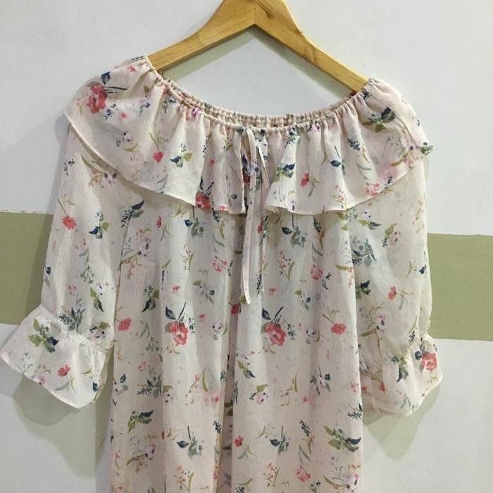 Blouse bunga sabrina