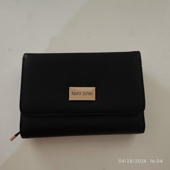 Dompet Lipat Laura Jones Defect Sale