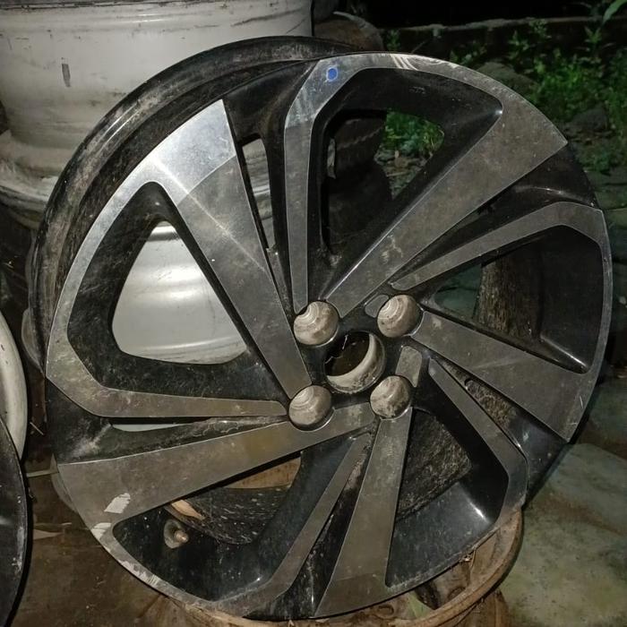 velg original oem Toyota raize baret