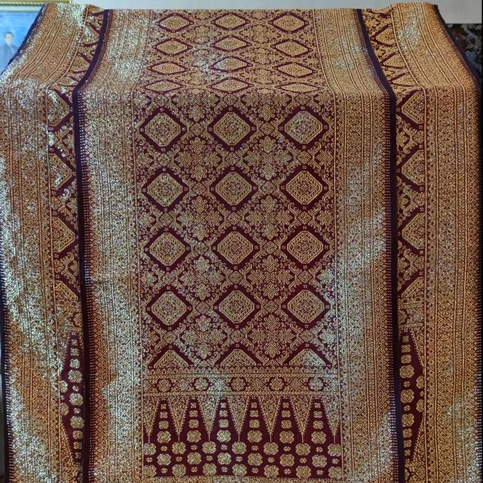 Songket Palembang - KLASIK Merah Maroon, Bunga Nampan Perak, Sutra Gebeng - Dop Asli, Tenunan Tangan