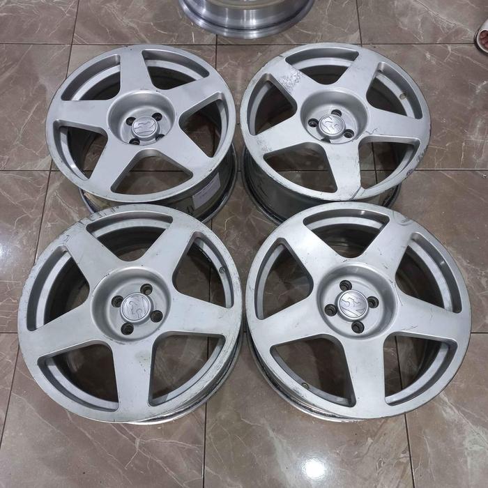 Velg Mobil Bekas Swift Spin Vios Yaris Baleno FIFTEEN R18
