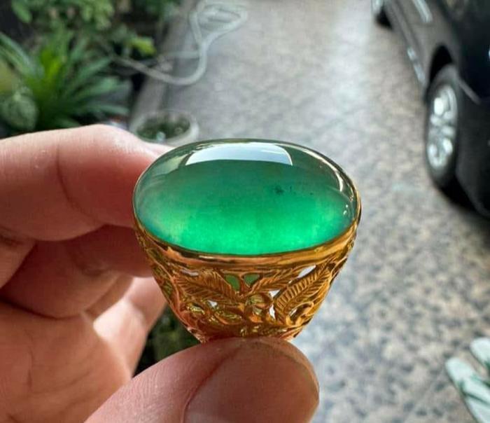 Batu Bacan Doko Giwang Sadis BC097 Super Kristal Material Coklat Ikatan Perak