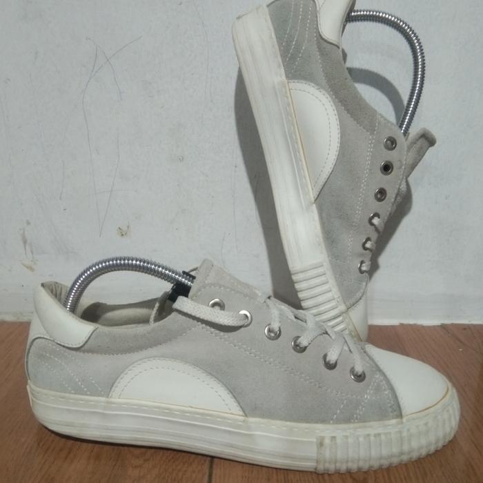 sepatu sneakers folder label,size 41