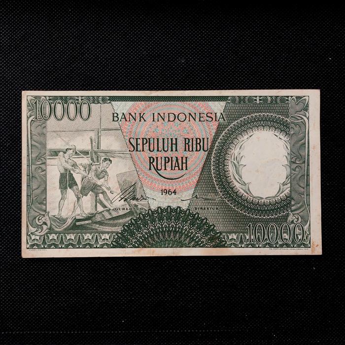 Uang Kertas Kuno 10000 Rupiah Seri Pekerja Hijau Tahun 1964 -254