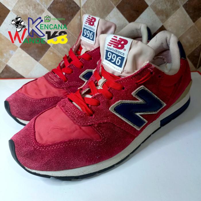 SEPATU NEW BALANCE 996 ( MRL 996 FO )- MERAH - SECOND - SIZE 42-(BARCODE/HOLOGRAM DI SINAR UV NYALA 