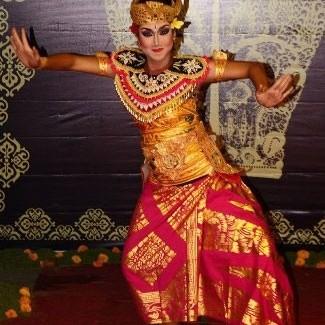Mahkota Kulit gelungan tari margapati bali bahan Kulit sapi