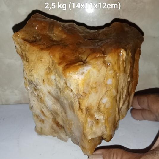 2,5 kg batu fosil kayu Cendana full kristal (468)