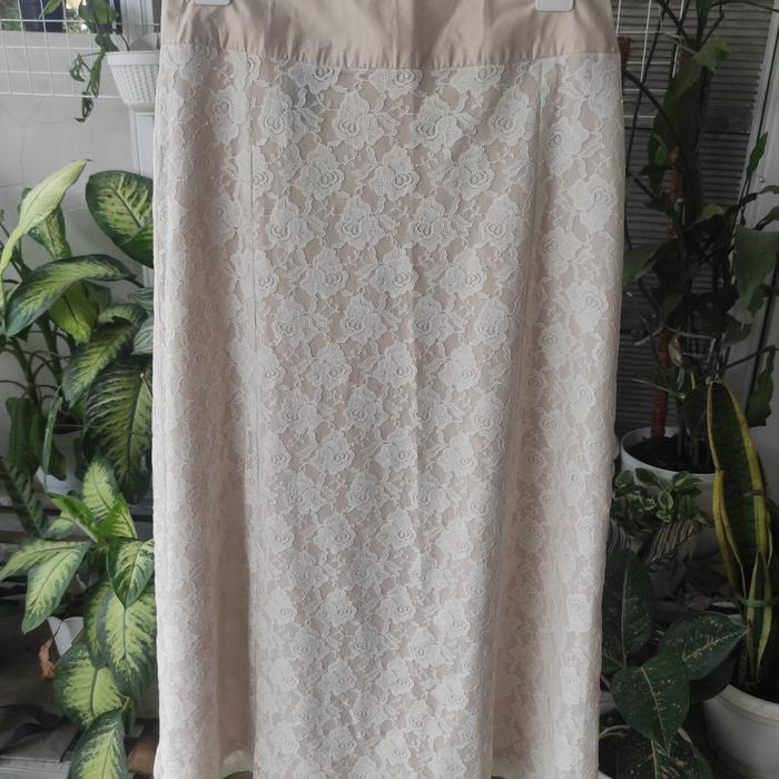 Preloved Rok Monel Brokat