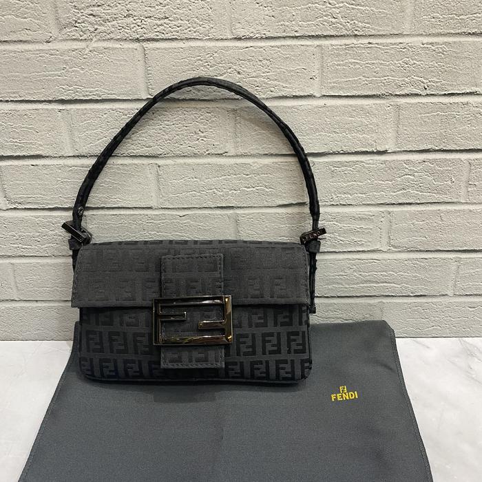 FENDI baugette zucca black mono FF shoulder bag canvas