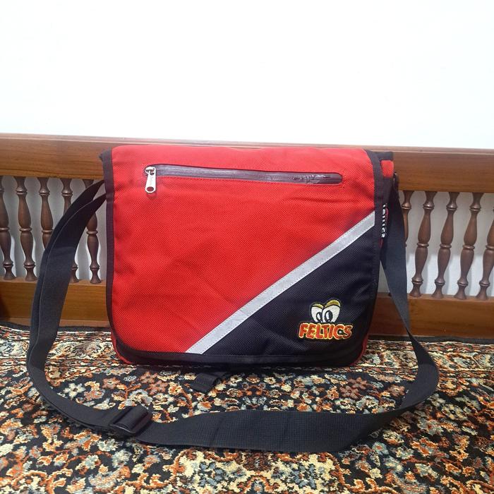 tas sling bag feltics hitam merah