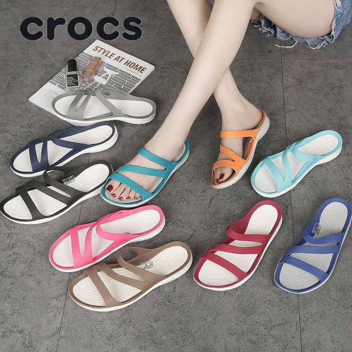 Sandal Wanita Crocs Swiftwater Sandal Crocs Swiftwater Flat