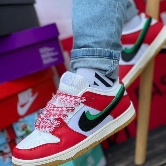 Nike Dunk Low SB Habibi Frame Skate