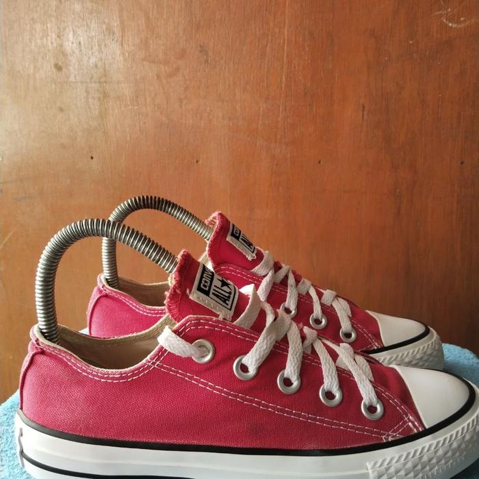 Sepatu Second Original Converse Low Red Size 35/22cm Casual