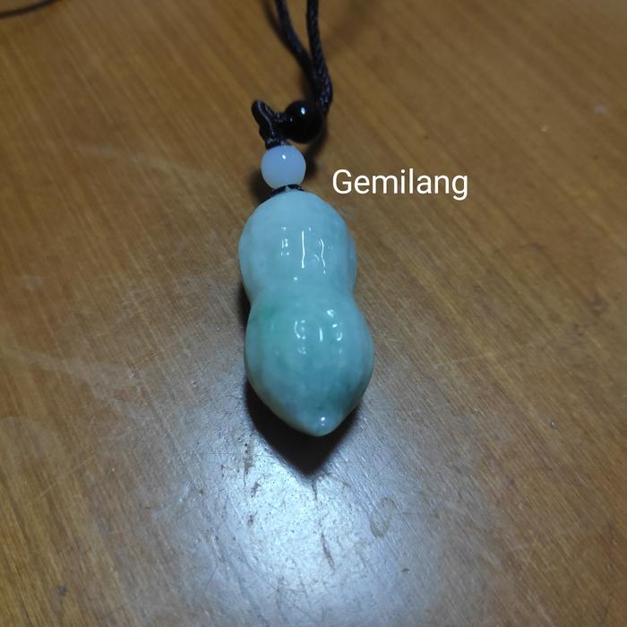 Giok asli bersertifikat - Liontin kacang (peanut)