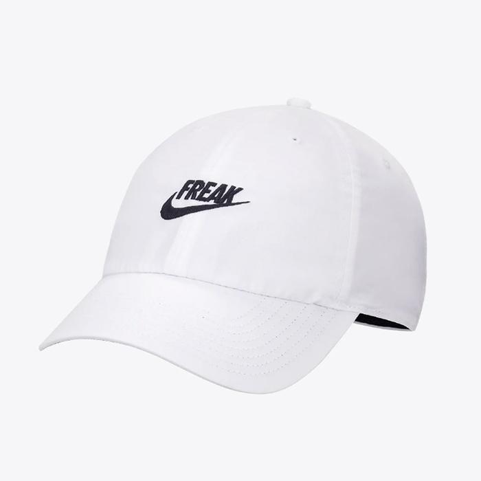 Topi Nike FREAK Giannis Antetokounmpo Dri-FIT Club Unstructured Cap White ORIGINAL