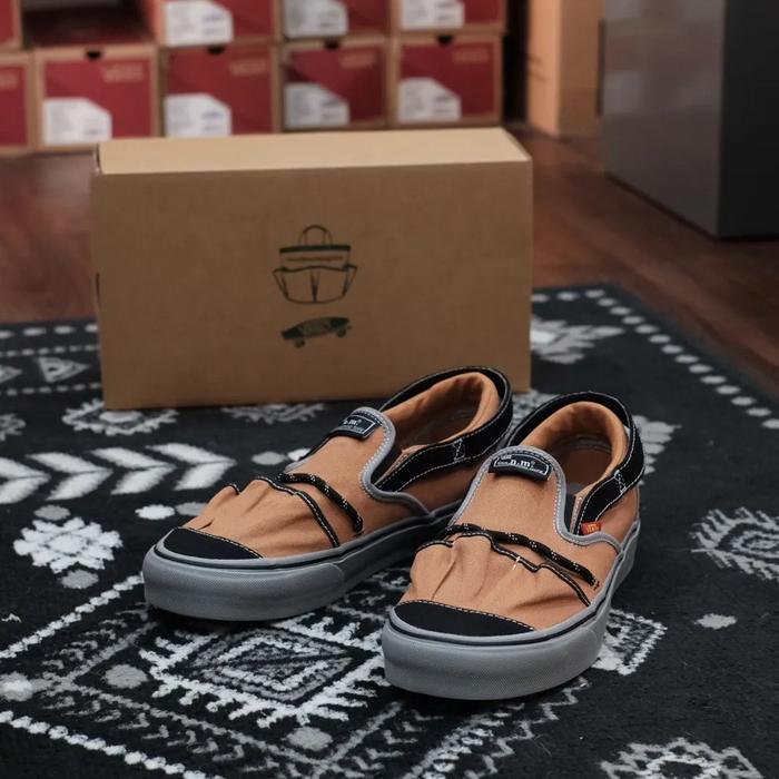 Vans Slip On VR3 x Nicole Mc Laughlin Brown