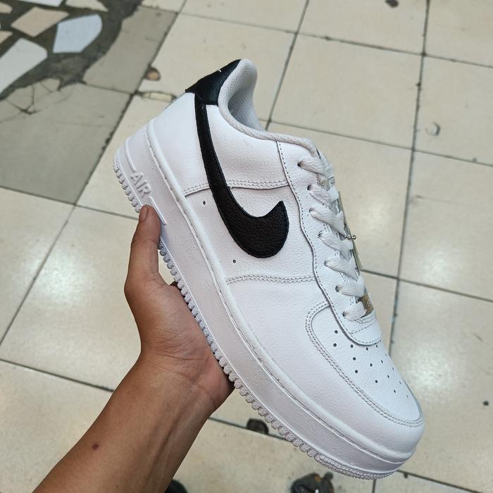 Sepatu Nike Air Force 1 sneakers bekas second preloved casual adidas