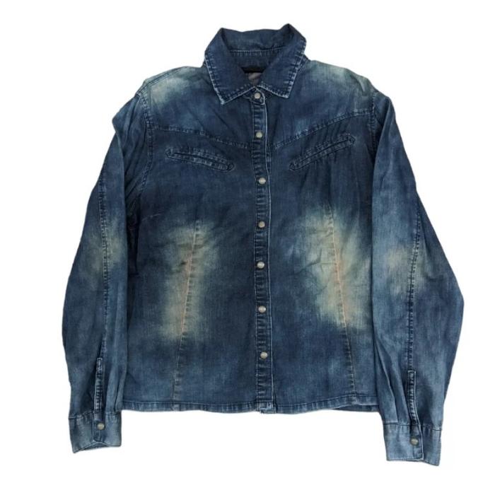 Kemeja wednesday denim second