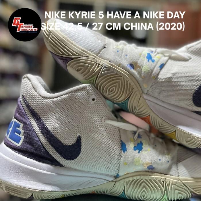NIKE KYRIE 5 HAVE A NIKE DAY SIZE 42,5 INSOLE 27 CM MADE IN CHINA 2020