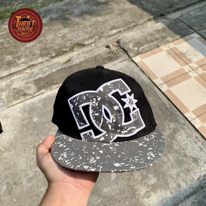 Topi Snapback DC Shoes USA Big Logo Fitted Camo Logo