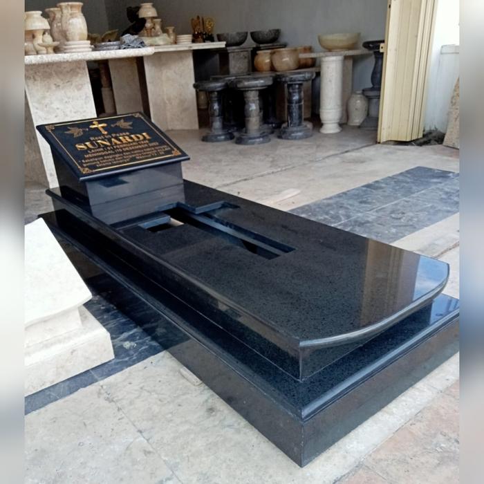 Kijing Makam Kristen Granit Hitam ( custom )