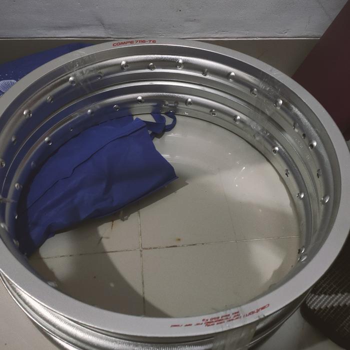 Velg lebar Rossi ring 18 cocok KLX Lama