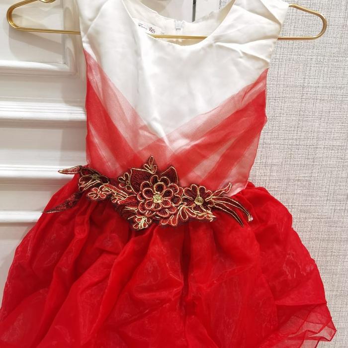 Preloved White red Dress Ukrn 150 LD 39cm panjang 60cm
