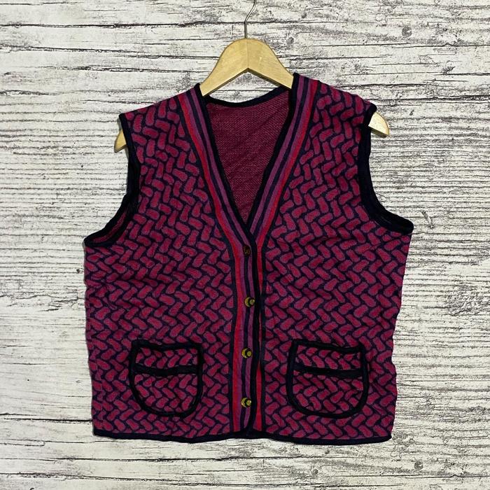 Vest rompi rajut knit knitwear sweaters vintage wool motf jumper cardigan second bekas preloved thri