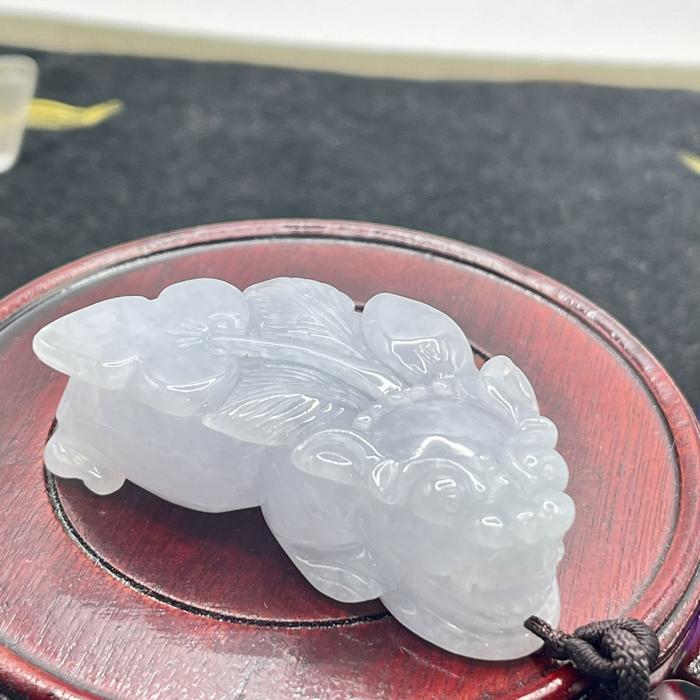 giok jadeite feicui tipe A bahan icy liontin ruyi  pixiu