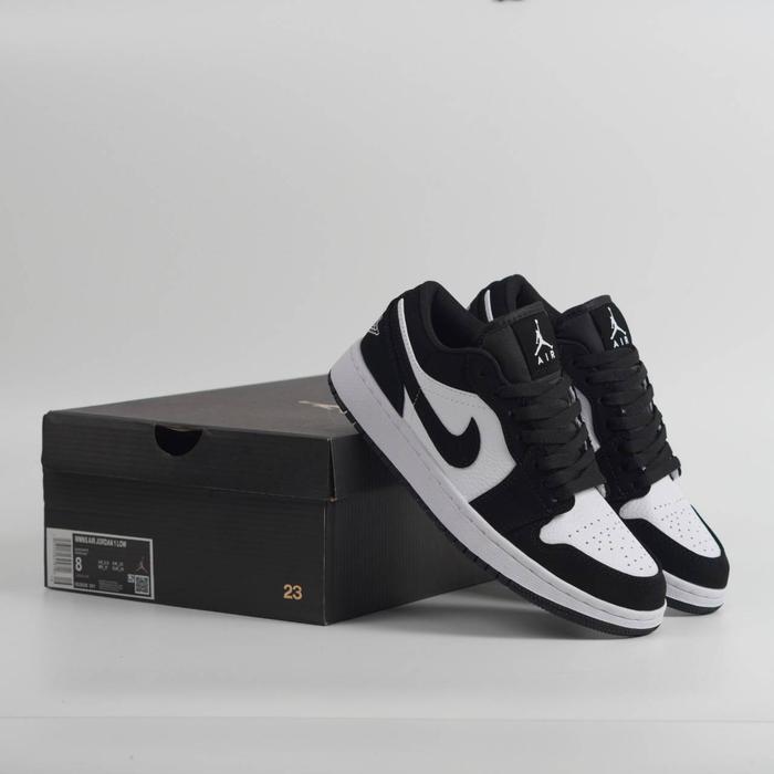 SEPATU JORDAN LOW BLACK WHITE