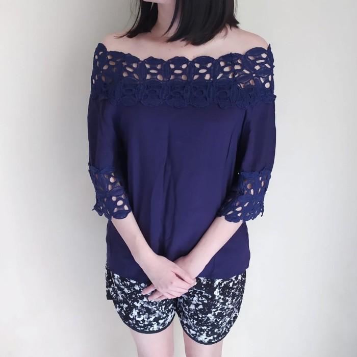 Atasan Blouse Wanita Sabrina Cavalier Biru Navy