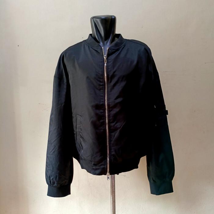 JAKET BOMBER CASUAL OUTDOOR HITAM PRIA PRELOVED - SECOND THRIFT MURAH KS-2130