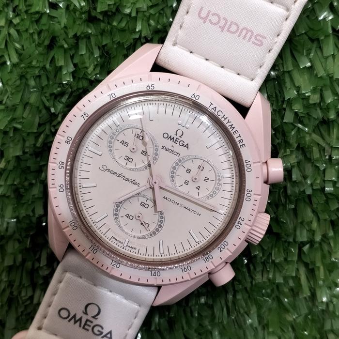 Omega Moonswatch Venus