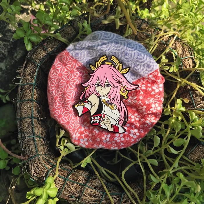 Acrylic Enamel Pin - GENSHIN IMPACT : YAE MIKO