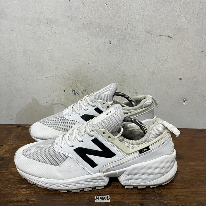 Sepatu second ori new balance 574 core ekek size 44