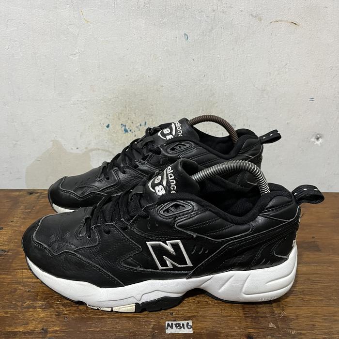 Sepatu second ori new balance 608 black white size 42