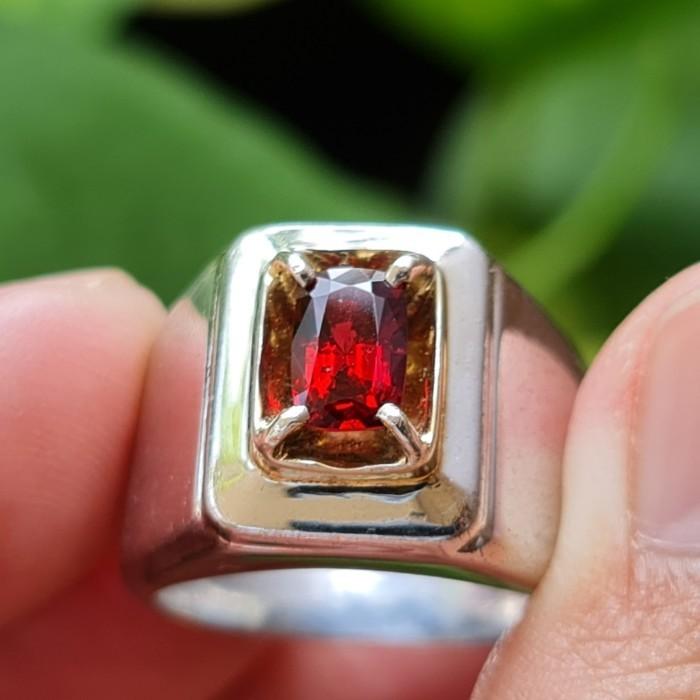 1.01ct Untreated Vivid Red Spinel Burma Myanmar top color Eye Clean ruby pigeon blood nh ntd nte