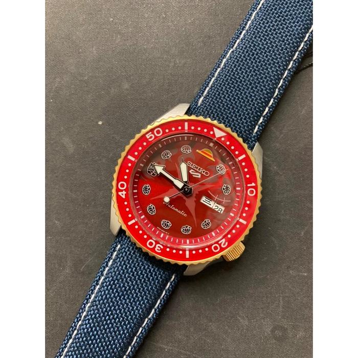 Jam tangan seiko 5 sports x  one piece automatic red edition