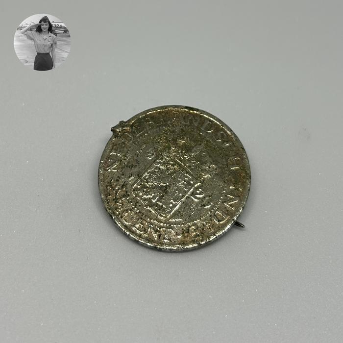 Pin Jas/Seragam antik, vintage dari Koin era Hindia Belanda