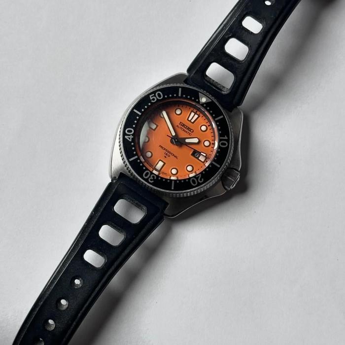 Jam tangan langka Seiko diver “mini 6105” Orange Cal. 2205 Automatic