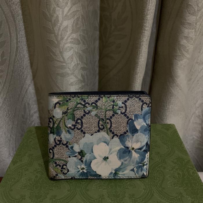 Gucci wallet gg supreme blooms