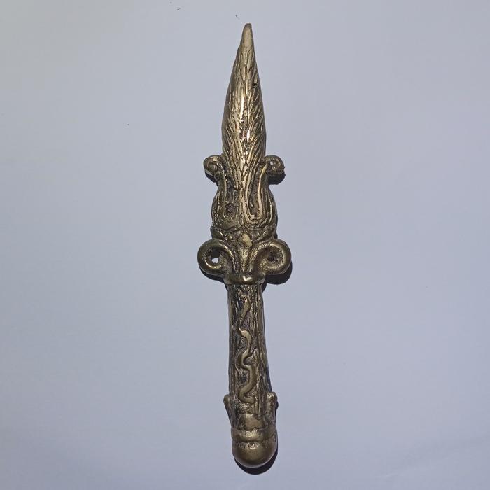 Tombak trisula wangkara mangsa