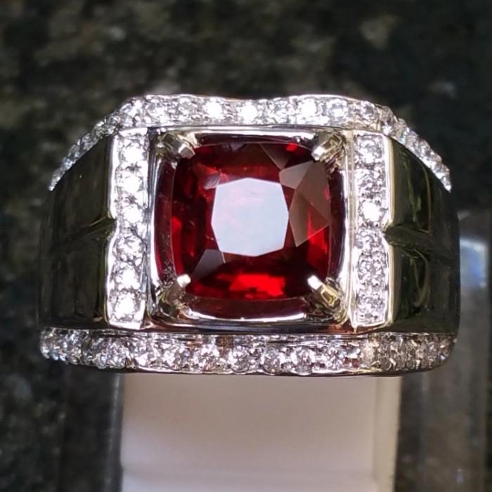 1.80ct Untreated Red Spinel Burma Myanmar eye clean body glass Top Color vivid ruby nh ntd nte