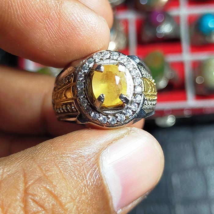 Natural Yellow sapphire Memo GLI