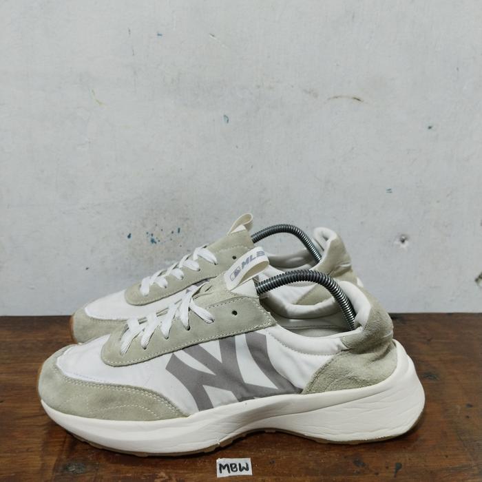 sepatu second branded MLB Chunky Jogger size 43