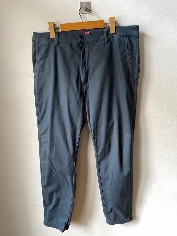 CELANA CHINO LEVIS XX STANDAR TAPPER SIZE 36 ABU MUDA SECOND PRELOVE