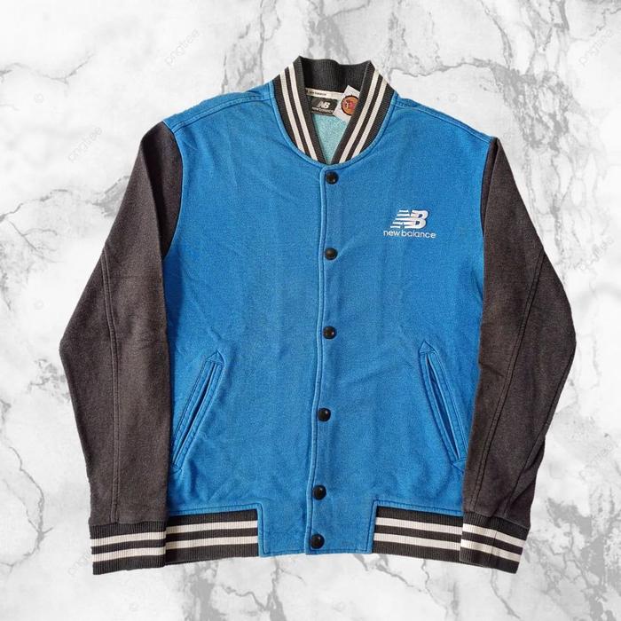 VARSITY JACKET NEW BALANCE SIZE L (SECOND BRANDED) BIRU-HITAM, JK0029