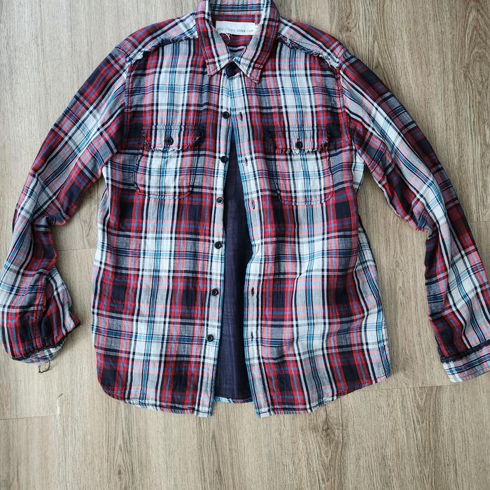 Kemeja Tartan Merah Izzue