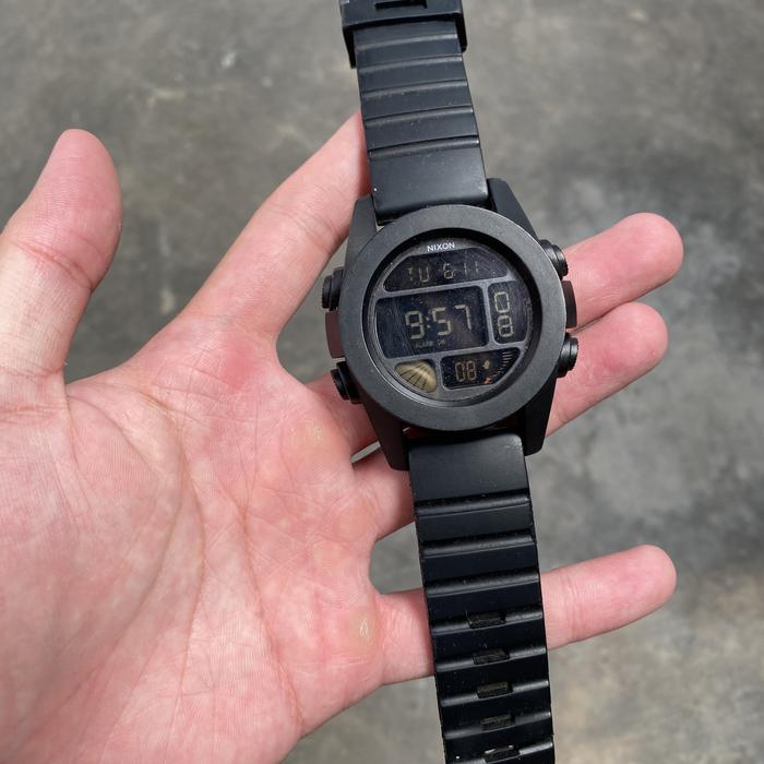 Jam tangan digital nixon 197000