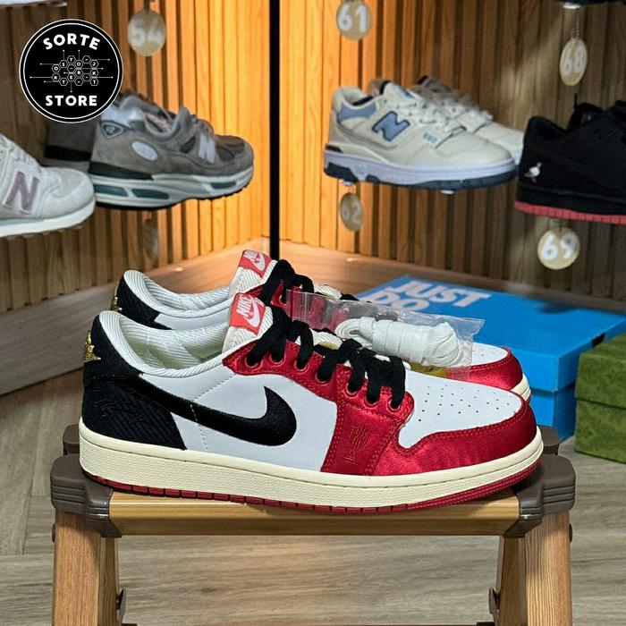 SEPATU PRIA AJ 1 LOW TROPHY
